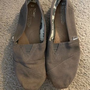 Tom’s Slip-on Shoes